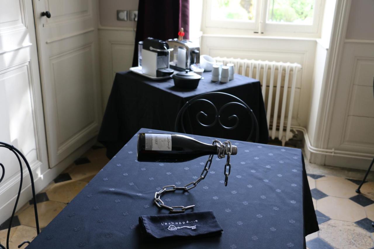 Chambres Et Table L' Echappee Bouvesse-Quirieu Exteriér fotografie